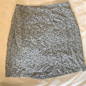 Brandy Melville cara skirt NWT